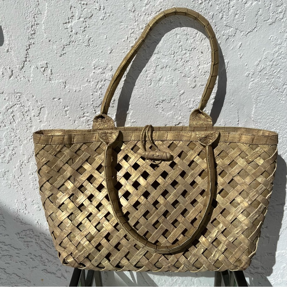 Nancy Gonzalez Gold Metallic Shoulder Bag - Picture 3 of 16